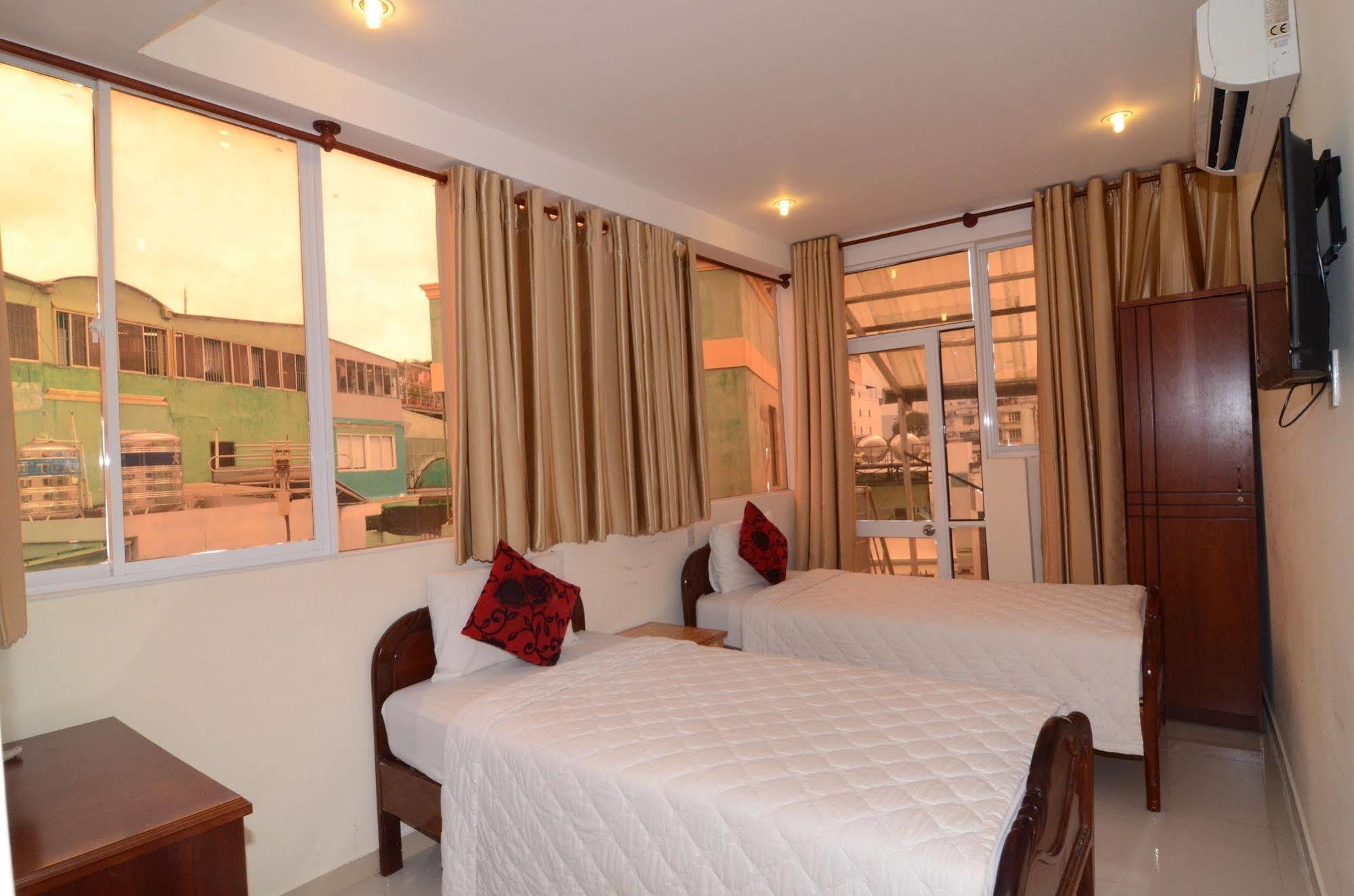 Hoàng Phi Hotel 3*
